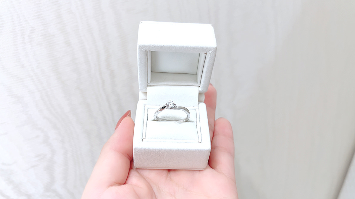 婚約指輪はシンプルデザインが人気！その理由とは？
