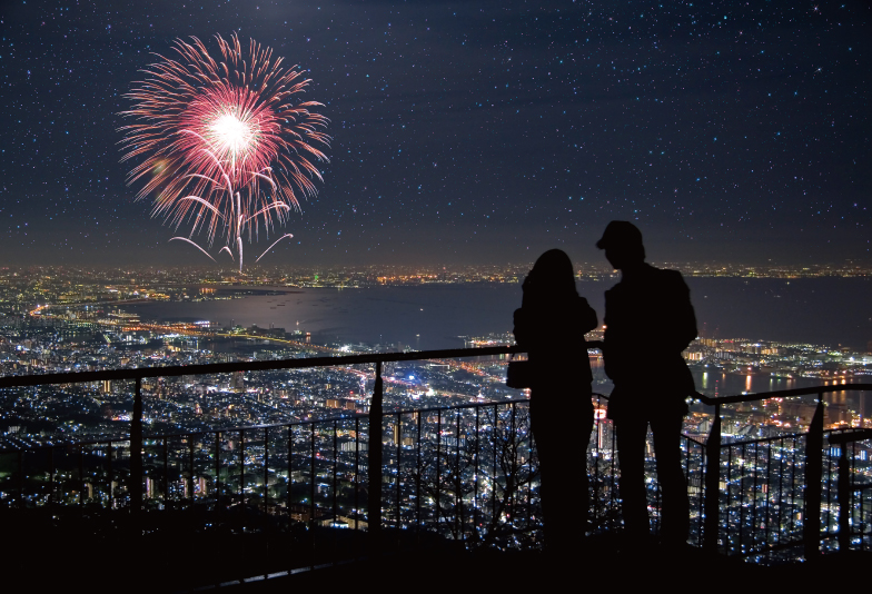 夜景のきれいな場所でプロポーズ！