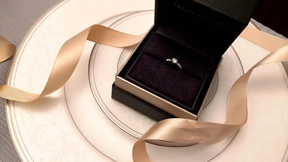 婚約指輪を選ぶなら創業20年の実績のブライダル専門店へ