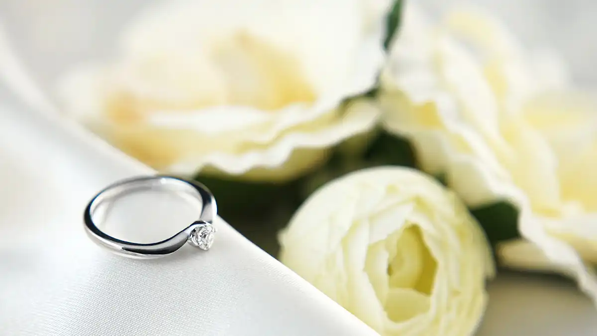 やっぱりシンプルが人気！婚約指輪のおすすめデザインランキング