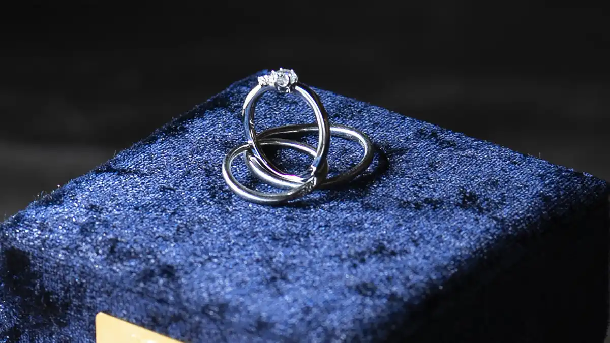 プロポーズに最適！彼女の名前がついた婚約指輪デザイン特集！
