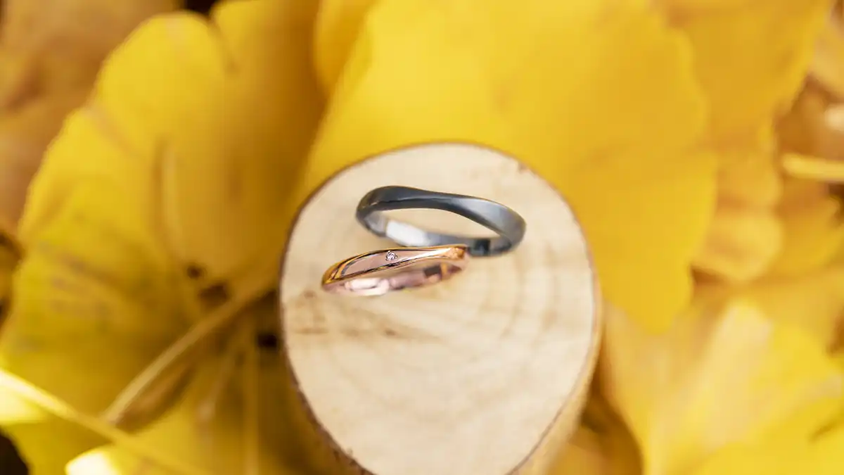 シンプルな結婚指輪はつまらない！アレンジでオンリーワンのデザインを