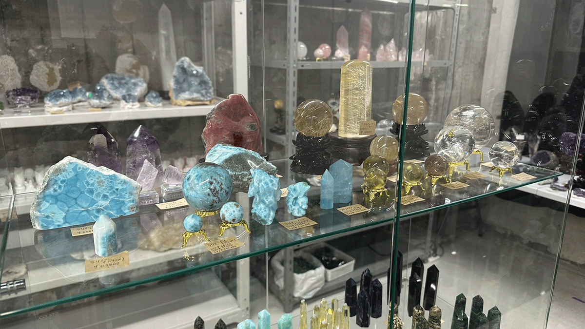 「ただの石」で終わらせない。私たちが今、ミネラルワールドで天然石を購入する『本当の意味』とは？